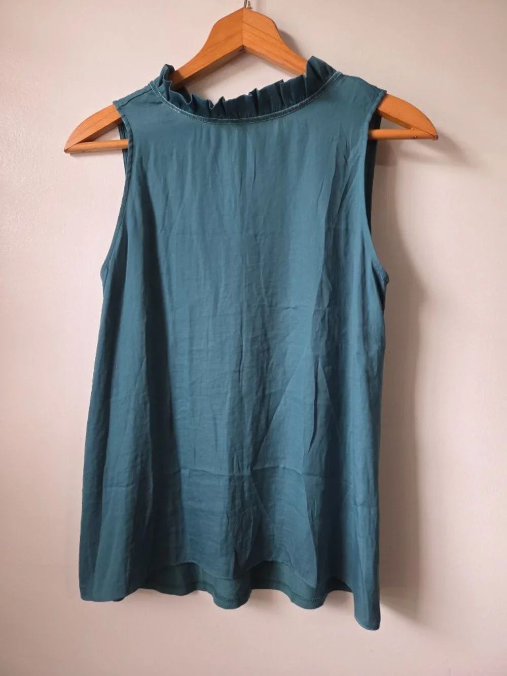 EUC LOFT TEAL MOCK RUFFLED NECK TANK TOP SIZE SMALL PETITE